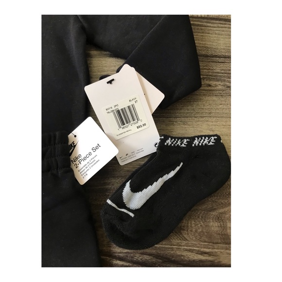 🚩SALE🚩NIKE TODDLER JOGGING SUIT SIZE 2T - Picture 2 of 2
